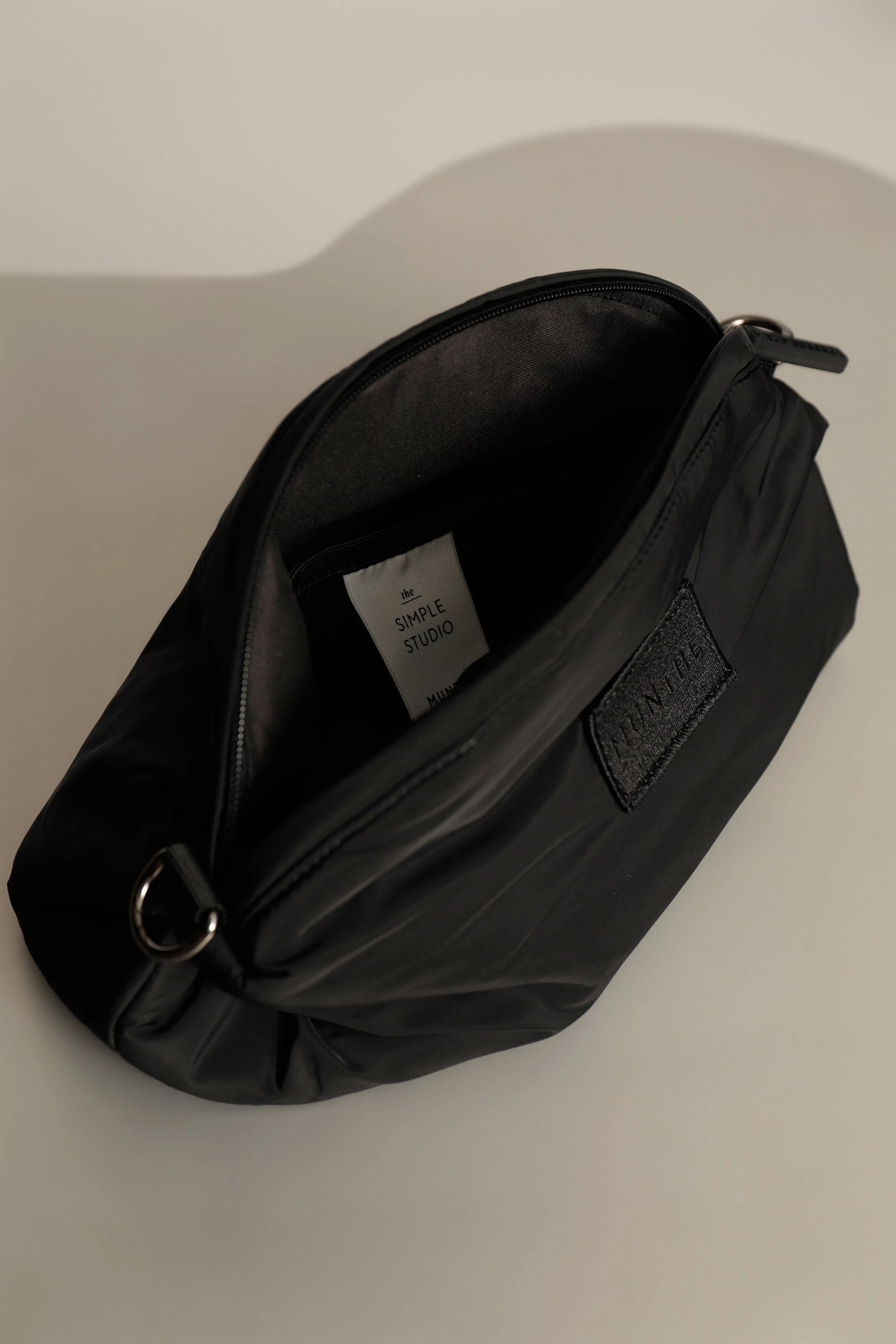 AMROBI - BLACK - Image 4