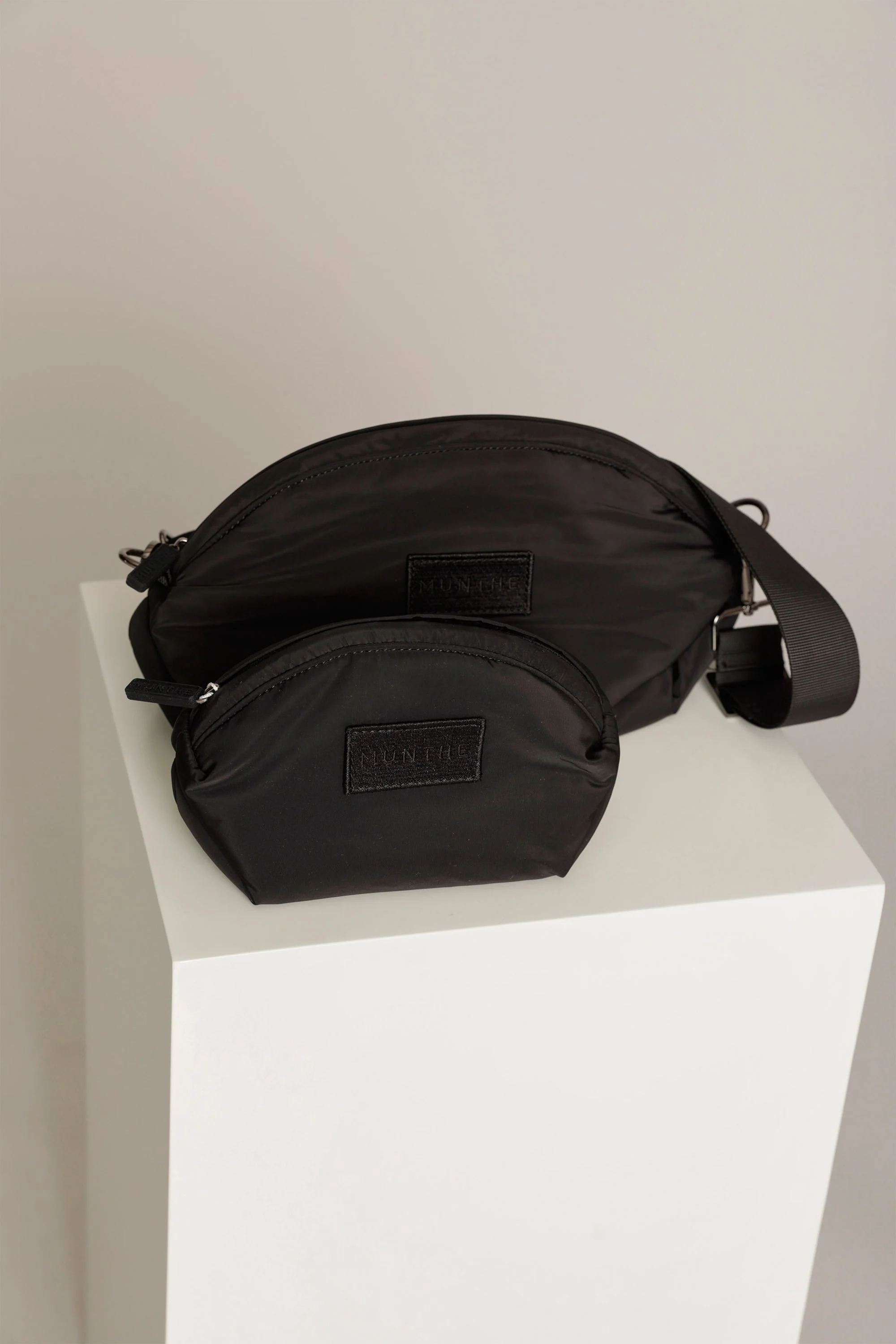 AMROBI - BLACK - Image 5