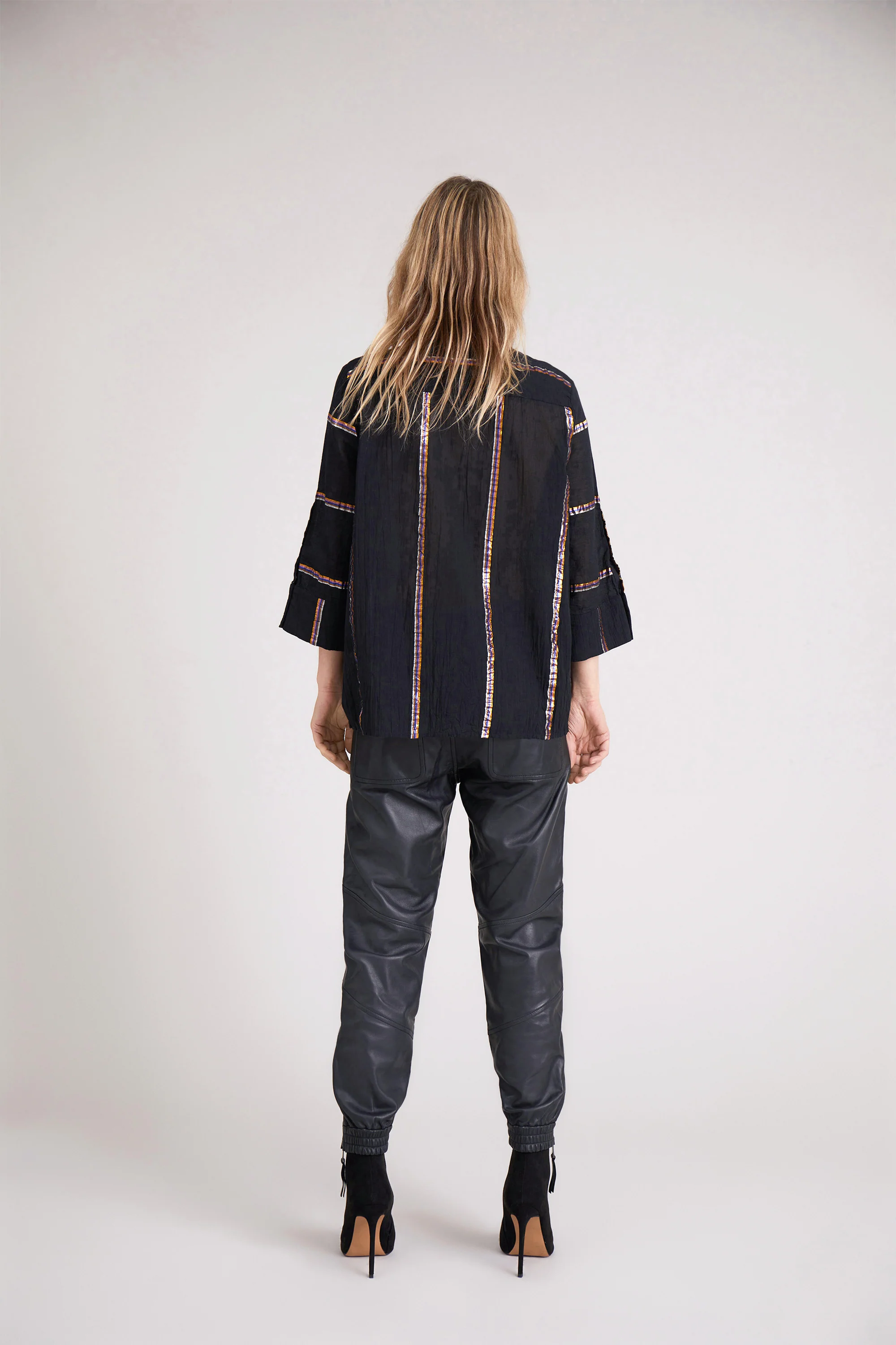 CRANE - BLACK - Image 5