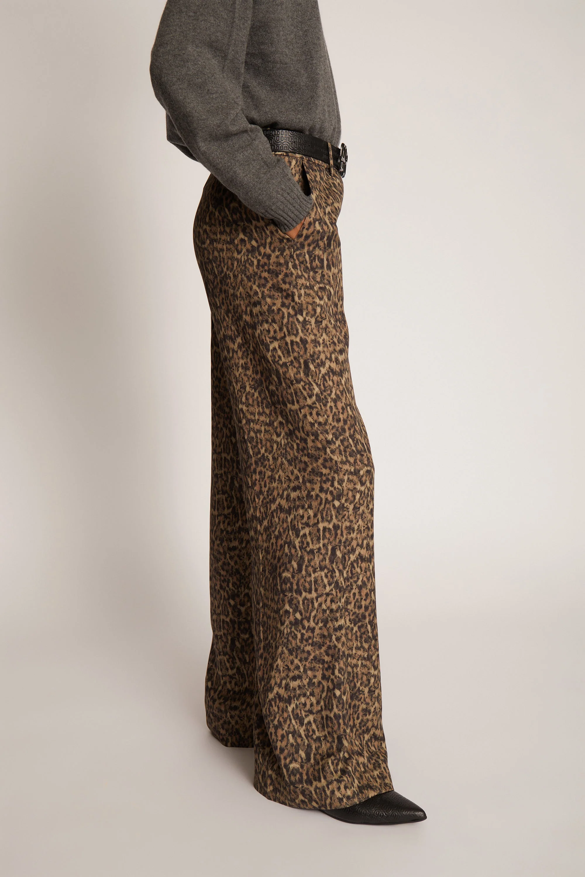 EILEEN - BROWN - Image 2