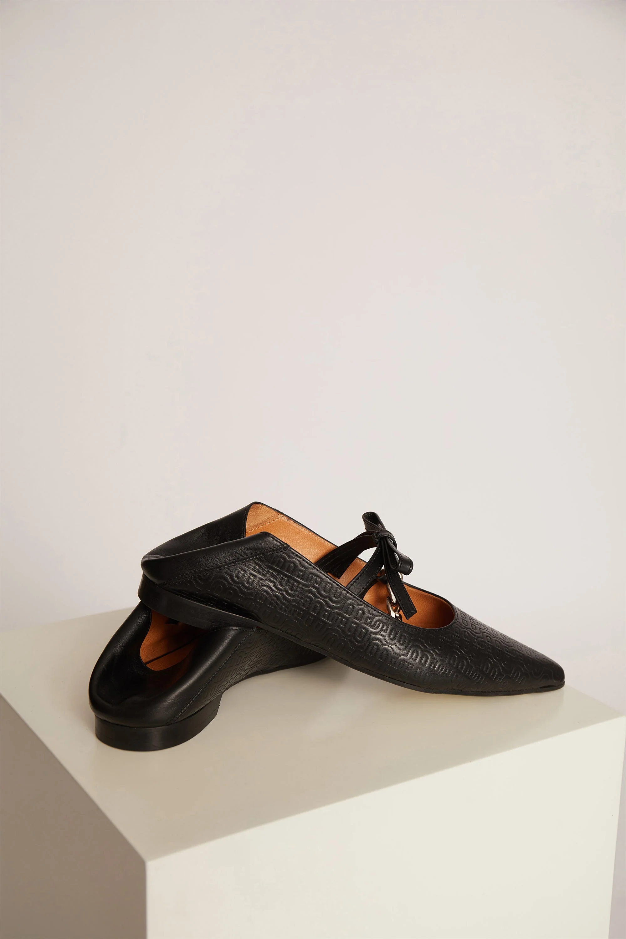 TEODORA - BLACK - Image 4