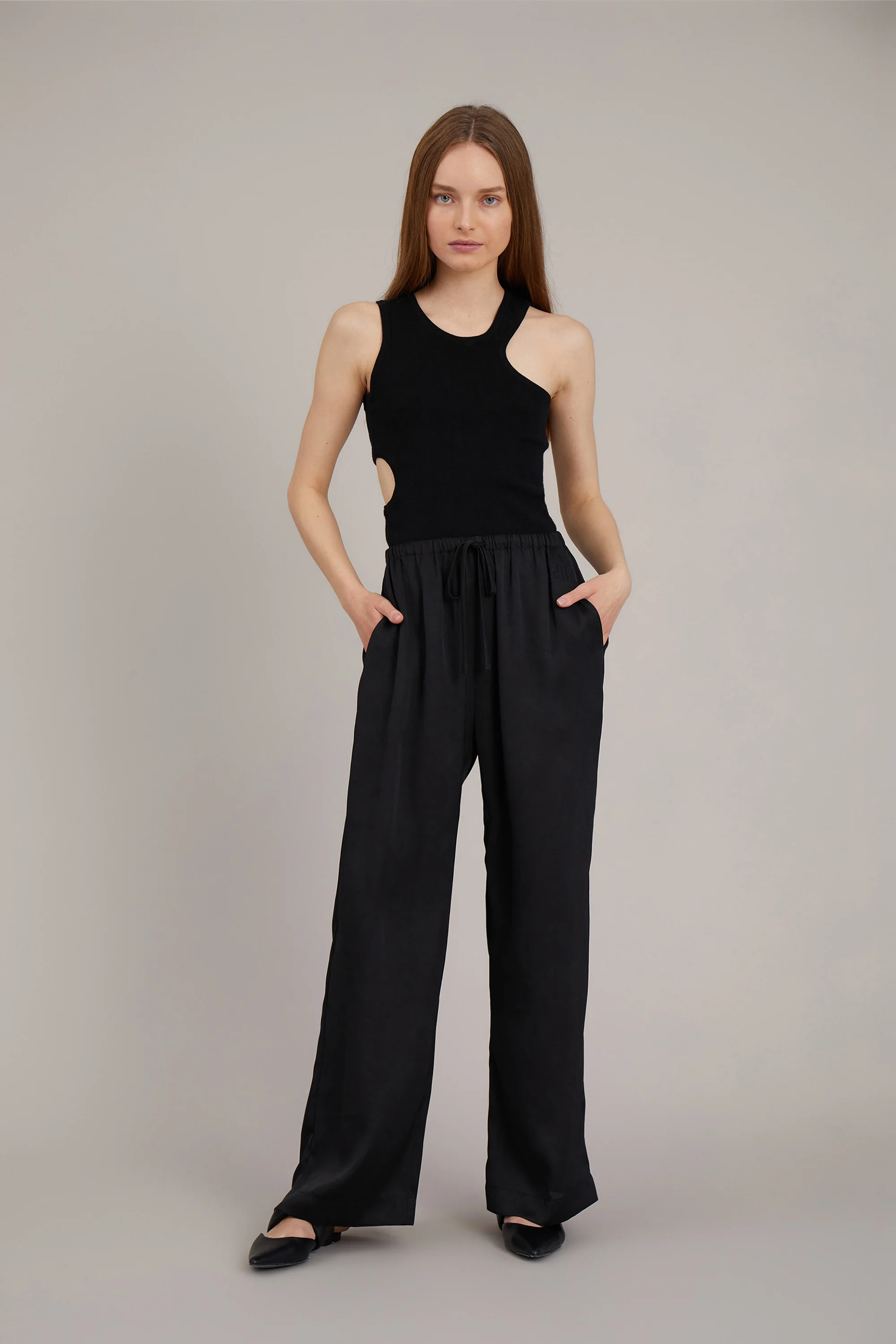 VELAR - BLACK